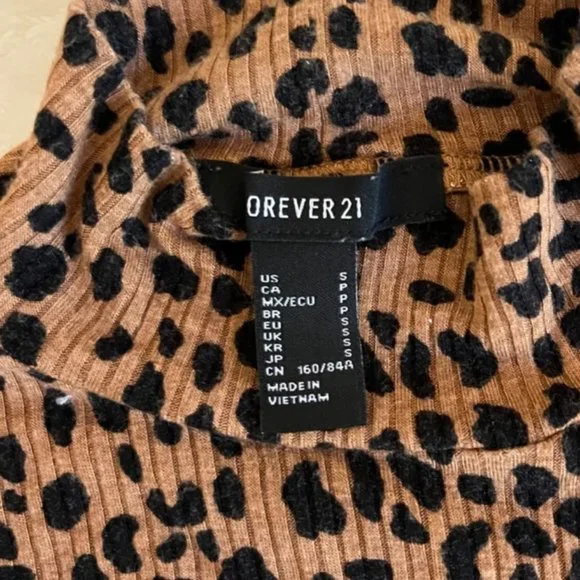 🔵 Forever 21 Cheetah Print Bodysuit - Picture 3 of 3